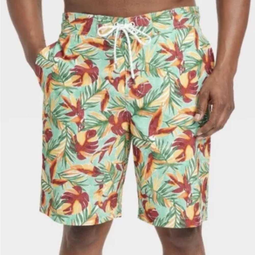 Men’s Goodfellow & Co 9” Leaf Print E-Board Swim Trunks Green/Red MEDIUM